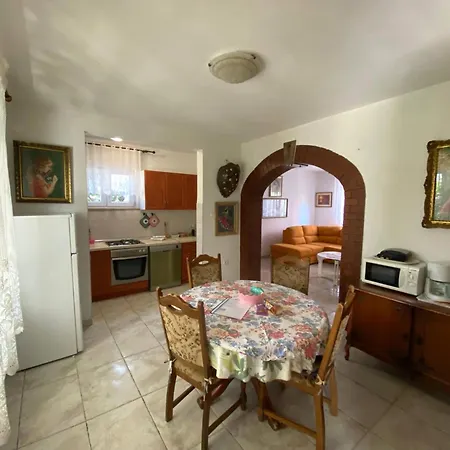 And With Parking Space - 23148 Guest house
