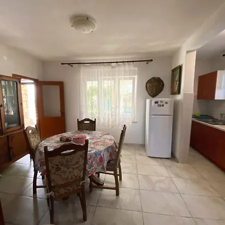 Guest house And With Parking Space - 23148 Rovinj