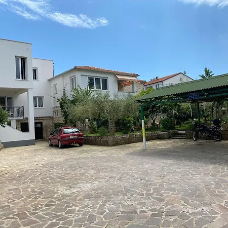Guest house And With Parking Space - 23148